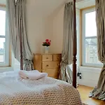 Centeral Haymarket Apartment